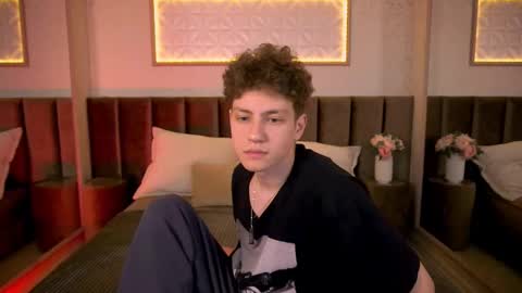 Snapshot of stefanbev chatting on February 21, 8:10 pm Esrefan online show from February 21, 8:10 pm