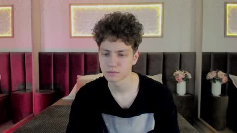 Snapshot of stefanbev chatting on March 1, 8:00 pm Esrefan online show from March 1, 8:00 pm