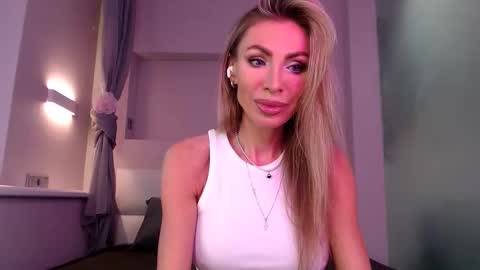 stefanie_eclipse online show from February 12, 8:20 am