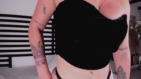 Stefanny   online show from December 14, 3:58 pm