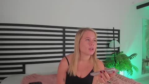 Stefanny   online show from January 29, 12:56 pm