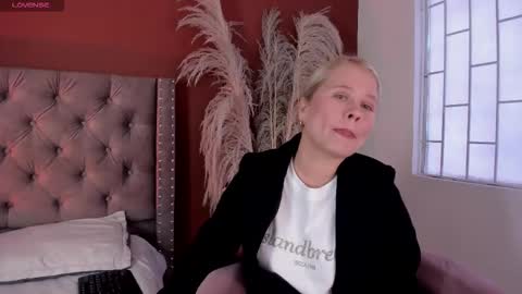 Stefanny   online show from January 7, 12:40 pm