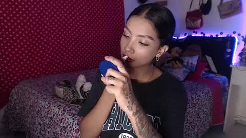 Im MiaIts my first day here  online show from December 26, 1:51 am