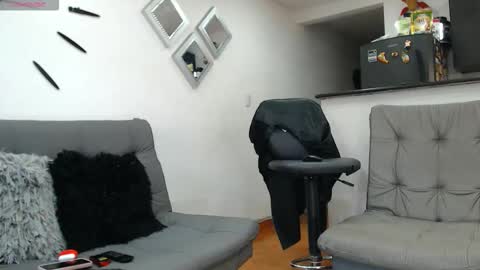 Stefy Milf online show from October 18, 1:45 pm