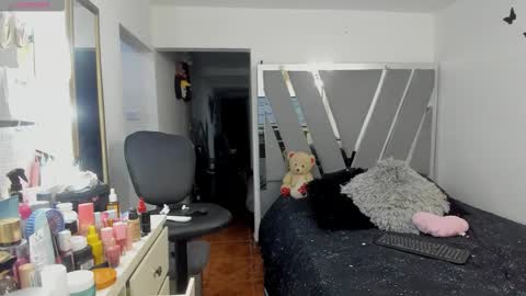 Stefy Milf online show from February 22, 12:01 am