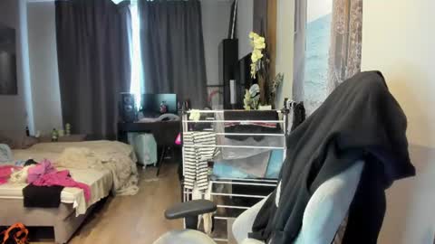 stefany_and_bettany online show from June 24, 12:26 pm