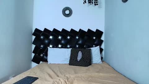 Snapshot of stefany_carterrr chatting on February 18, 8:32 am stefany_carterrr online show from February 18, 8:32 am