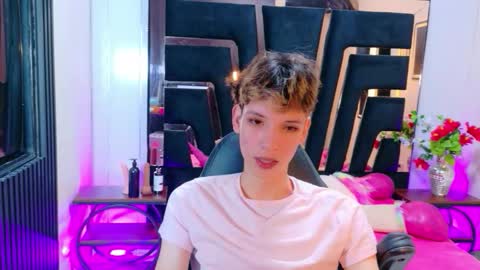 Snapshot of stefany_piink chatting on March 21, 1:16 pm stefany piink online show from March 21, 1:16 pm