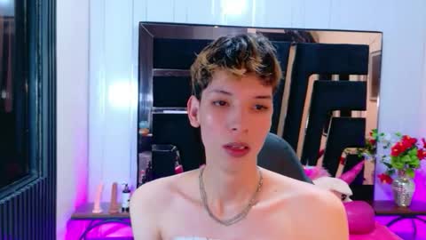 Snapshot of stefany_piink chatting on March 22, 1:25 pm stefany piink online show from March 22, 1:25 pm