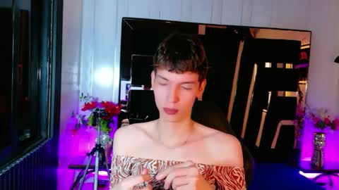 stefany piink online show from April 18, 12:09 pm
