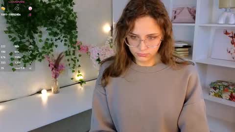 Snapshot of steffaniebrais chatting on October 14, 1:50 am Steffani online show from October 14, 1:50 am
