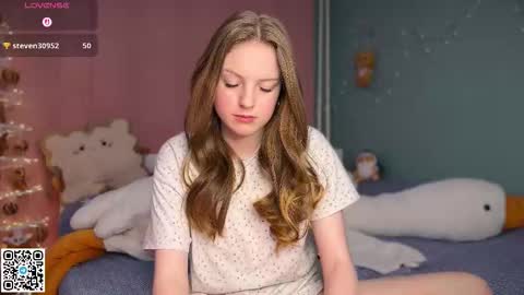 STEFI  Streams every day from 10 PM GTM1  online show from January 7, 8:00 pm