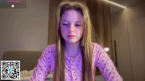 STEFI  Streams every day from 10 PM GTM1  online show from May 17, 9:44 pm