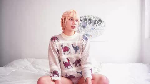 Snapshot of stefigirl chatting on February 8, 6:11 pm Stef online show from February 8, 6:11 pm