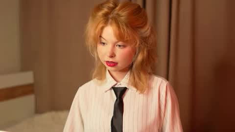 Stella online show from September 26, 11:20 pm