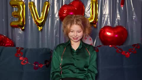 Stella online show from February 12, 7:09 pm