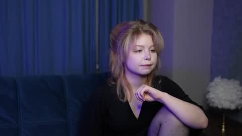 Stella online show from March 3, 11:10 pm