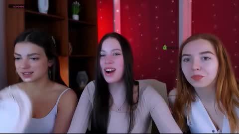 Snapshot of stella_flower chatting on February 8, 6:28 am stella_flower online show from February 8, 6:28 am