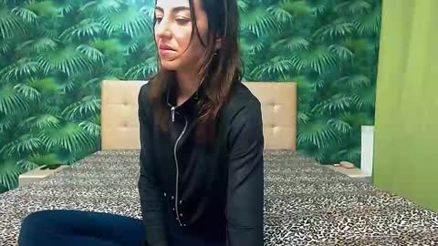 Snapshot of stella_john chatting on January 3, 5:50 am Stella John online show from January 3, 5:50 am