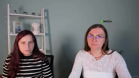 stella_red online show from November 14, 1:32 pm