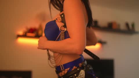 Stella online show from December 17, 12:00 pm