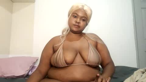 Snapshot of stella_wella chatting on November 15, 10:26 pm stella_wella online show from November 15, 10:26 pm