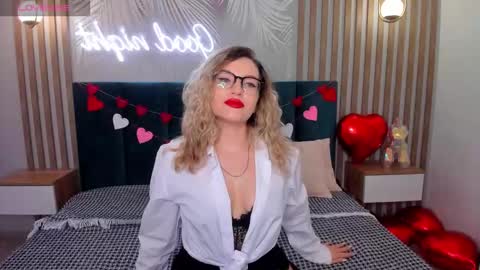 Snapshot of stellaalluring chatting on February 17, 1:57 am Stella online show from February 17, 1:57 am