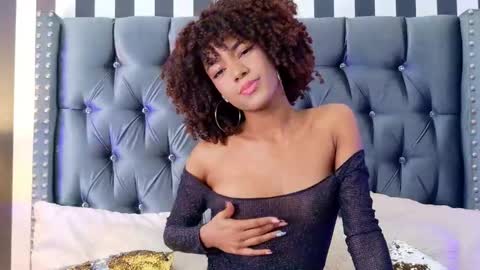 S T E L L A online show from November 11, 9:59 pm