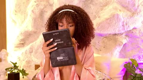 S T E L L A online show from February 12, 11:00 pm