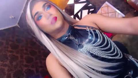 CALL ME STELLA online show from December 6, 1:00 pm