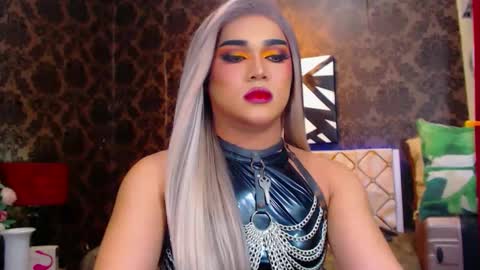 CALL ME STELLA online show from January 5, 1:04 pm