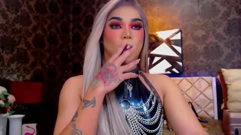 CALL ME STELLA online show from January 17, 9:49 am