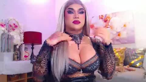 CALL ME STELLA online show from November 23, 3:17 am