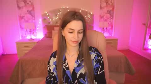 stellahoneywell online show from December 22, 1:41 pm
