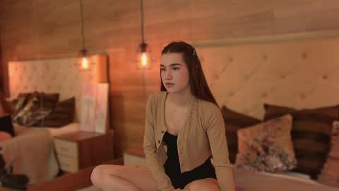 stellapierces online show from April 4, 6:33 am