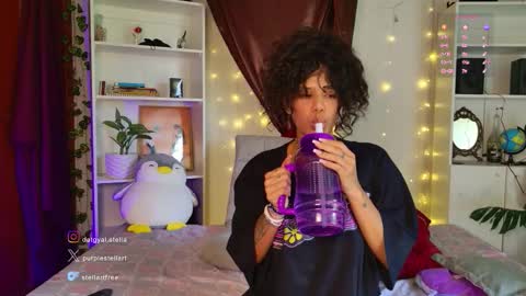 stellart_ online show from February 28, 6:53 pm