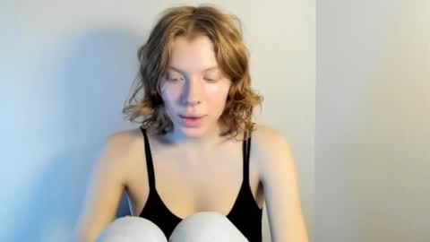 S T E L L A online show from November 14, 9:41 am