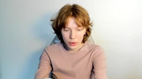 S T E L L A online show from January 19, 9:35 am