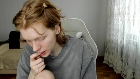 S T E L L A online show from April 9, 10:31 am