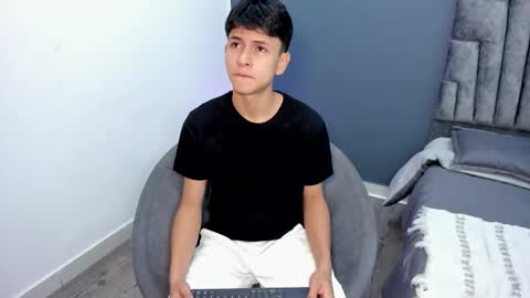 Stephane Rouss online show from December 1, 8:14 pm