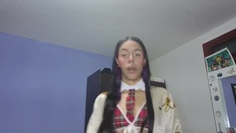 Stephania online show from March 18, 5:05 pm