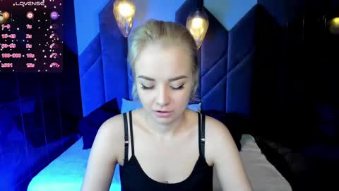 Stephanie Sea online show from February 25, 7:25 pm