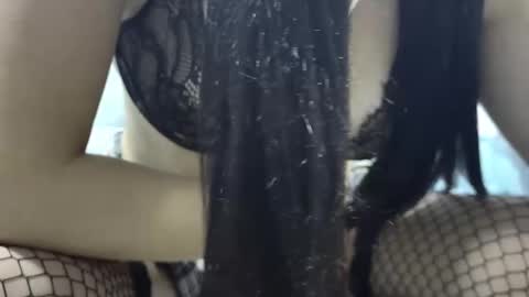 Evanoir  online show from November 4, 4:00 am