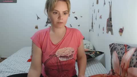 Stephanie   online show from November 4, 11:31 am