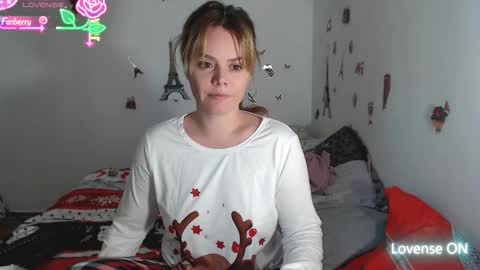 Stephanie   online show from December 1, 10:20 am