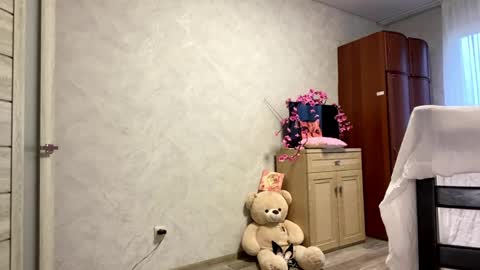 Stephani online show from May 7, 3:17 pm