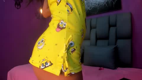 Snapshot of stephanyholland chatting on December 1, 8:03 pm Sthep online show from December 1, 8:03 pm