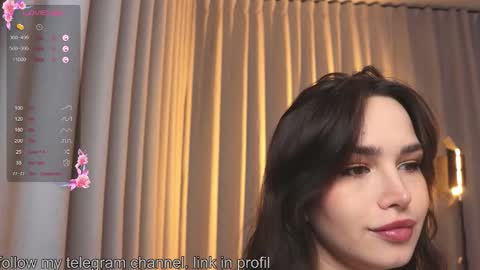 Anna online show from December 18, 8:26 pm