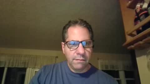 Snapshot of stephenhal9 chatting on November 19, 5:18 am stephenhal9 online show from November 19, 5:18 am