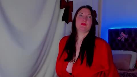 Snapshot of stephierousee chatting on January 9, 8:17 am Stephie online show from January 9, 8:17 am